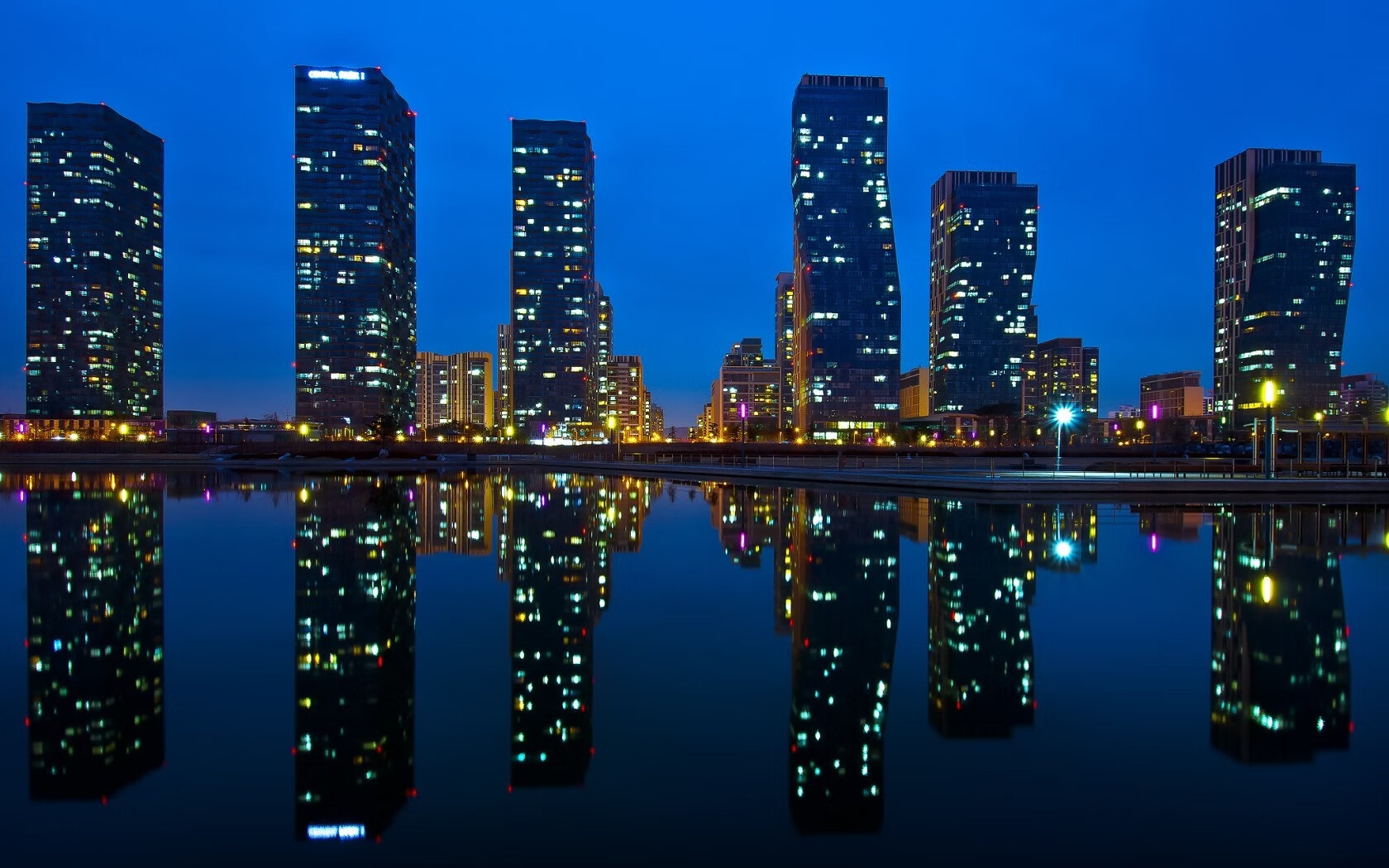 布克独木成林，马刺逆流而上