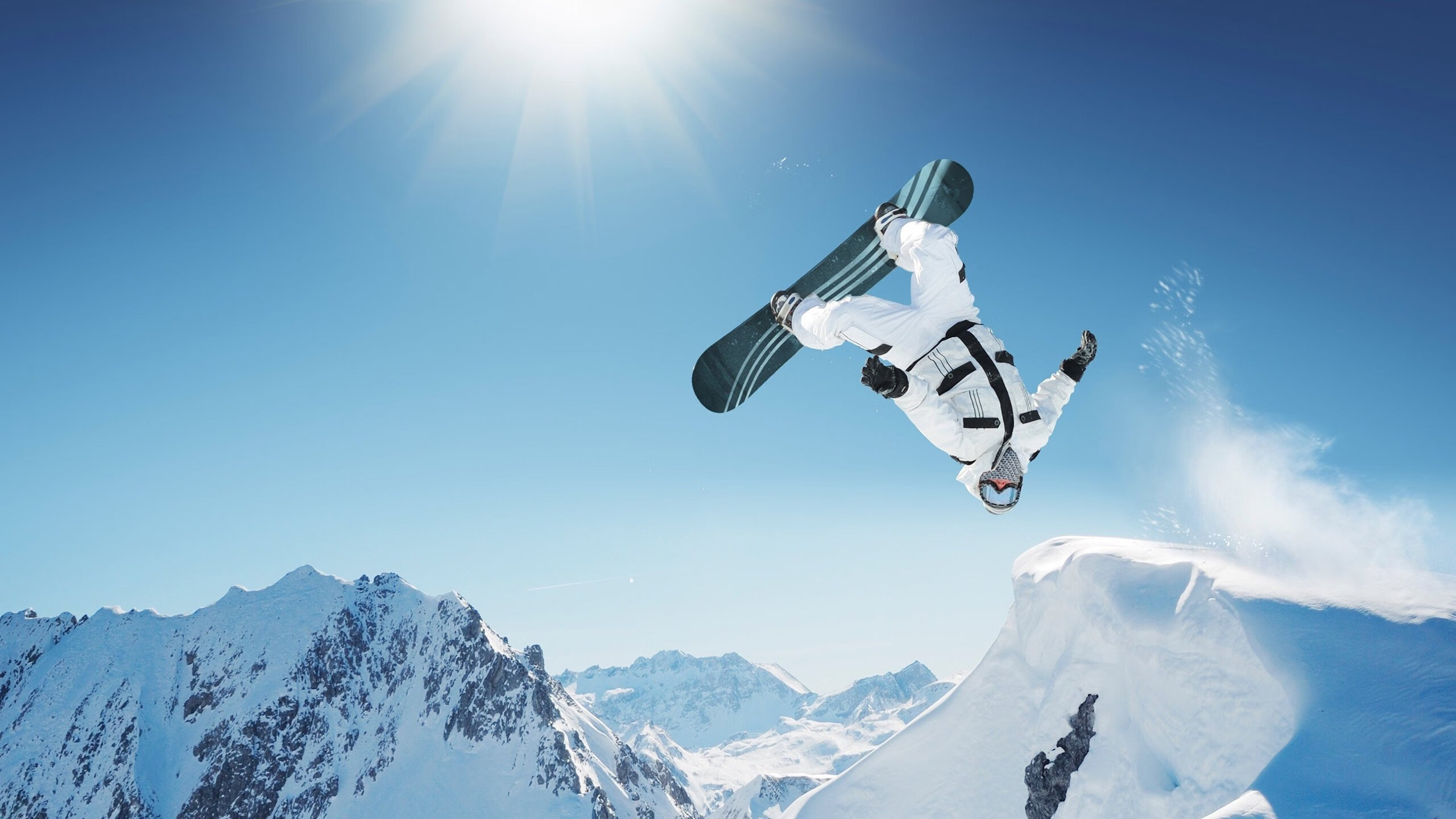 暗夜疾影，迪亚斯在不可能的街道之夜书写唯一证明