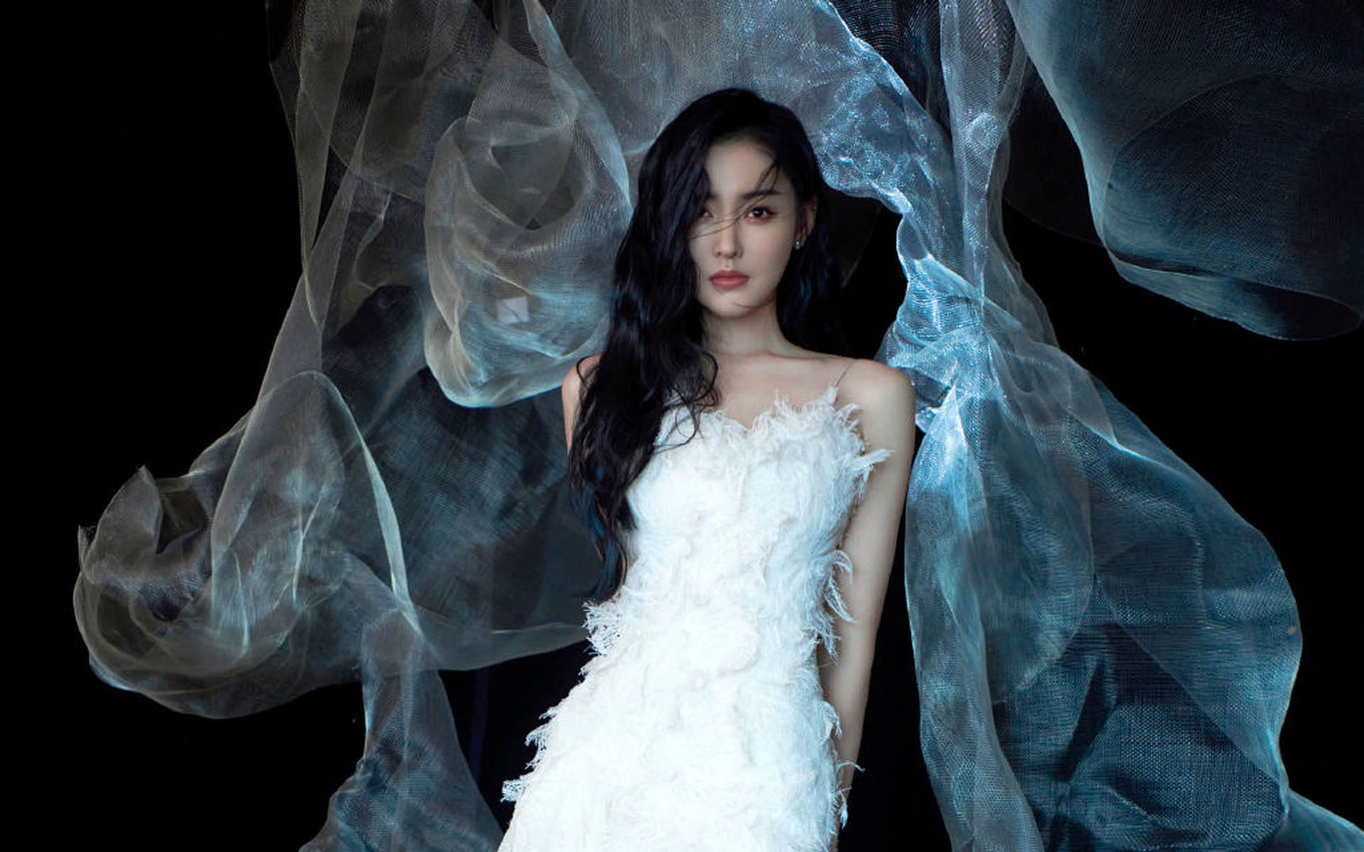 赛道与绿茵的焦点共振,当F1街道赛的轰鸣遭遇国际米兰的蓝色风暴