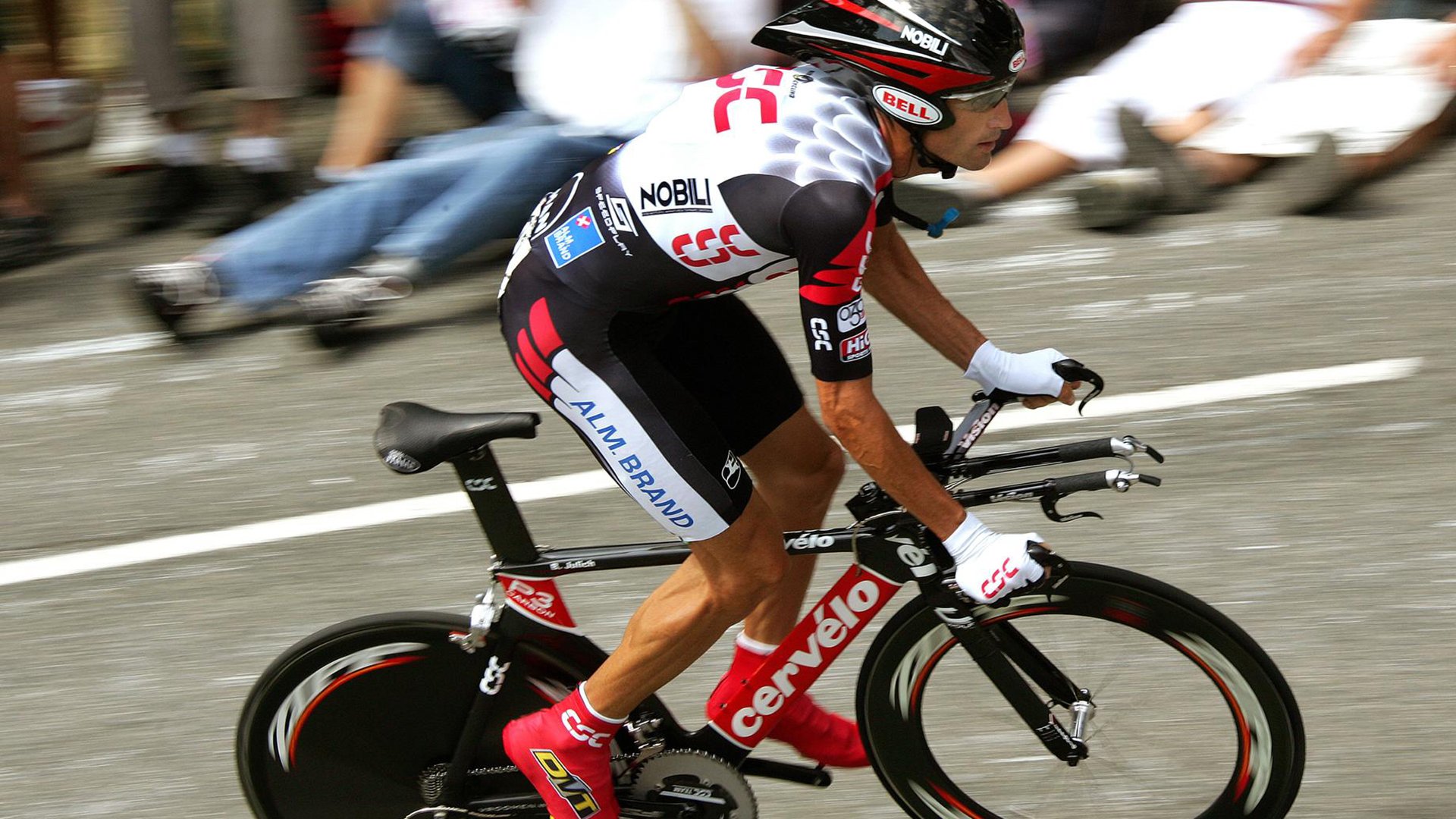 莱奥独造三球，AC米兰上半场闪电战击溃玻利维亚