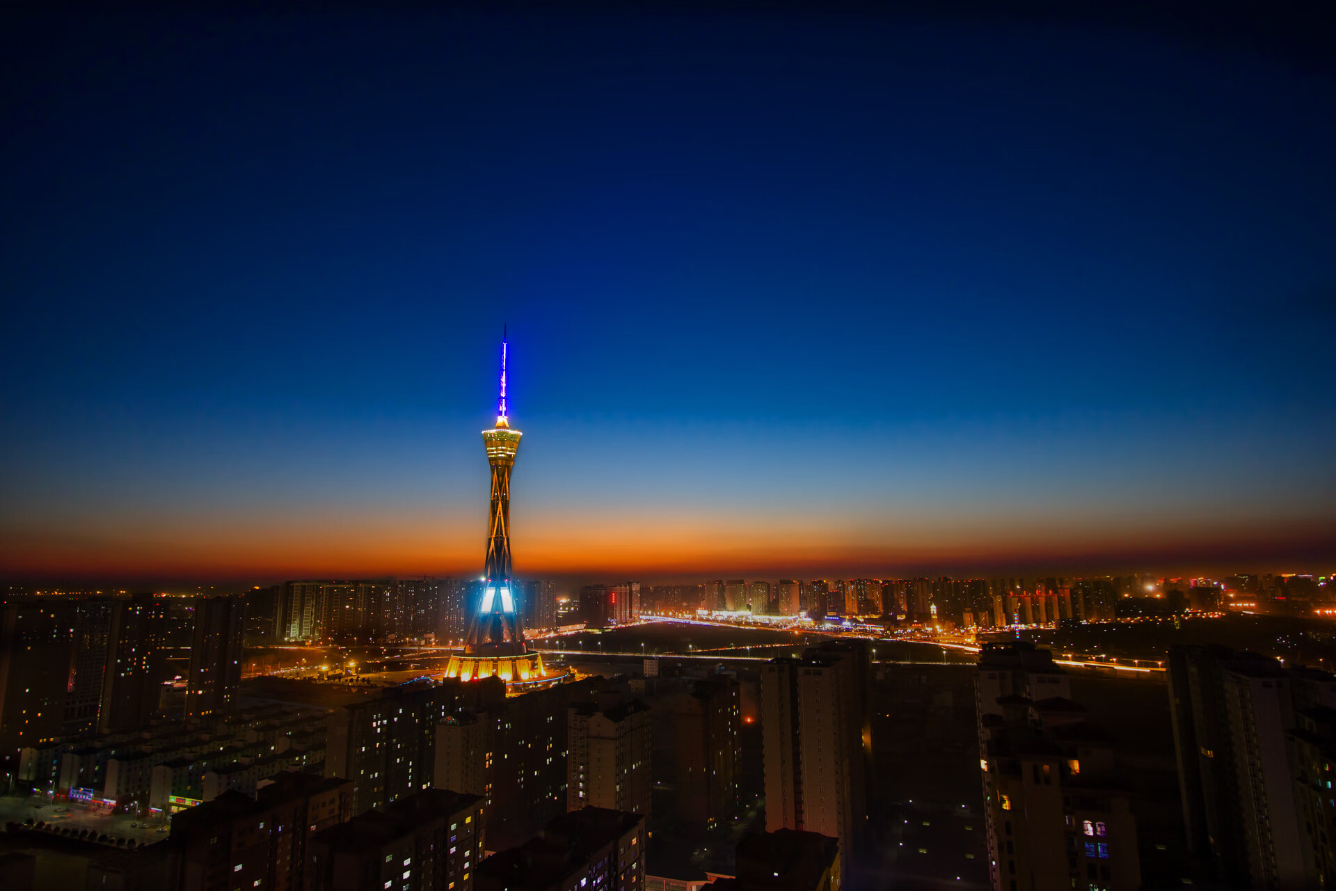 双城记,从马拉卡纳到蒙扎,努涅斯用足球智慧驾驶F1爆冷